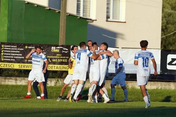 Pewne zwycięstwo Podhalanina Biecz w Barcicach, ale kontuzja Piotra Marynowskiego