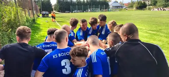 Dramatyczny finał w Łużnej: KS Bobowa wywozi trzy punkty po golach w doliczonym czasie