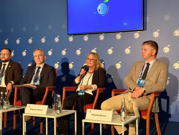 Wójt Gminy Sękowa na Forum Ekonomicznym w Karpaczu: dwa panele o zabytkach i turystyce