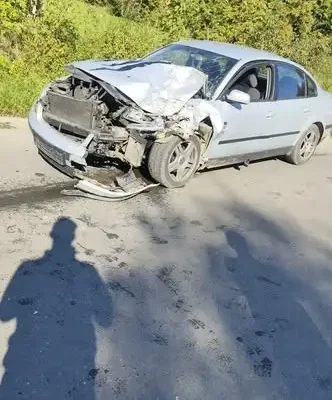Kolizja samochodu osobowego z ciężarowym w Bieczu na ul. Podwale