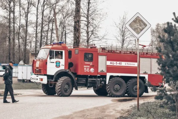 Gorliccy policjanci przeszkolili druhów OSP z gminy Łużna z kierowania ruchem