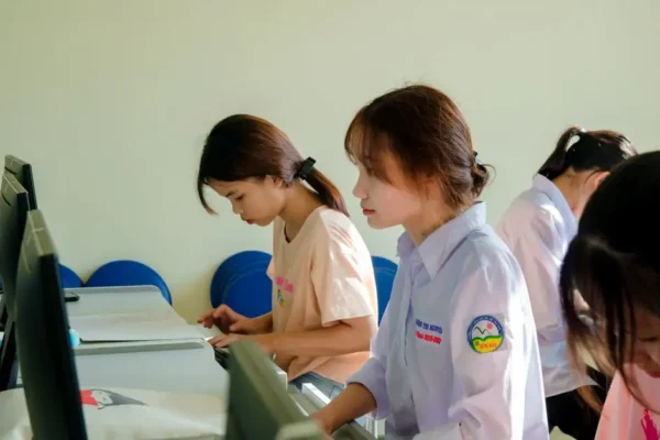 Gmina Gorlice inwestuje w cyfrową edukację – 135 tys. zł na sprzęt i sieci w trzech szkołach