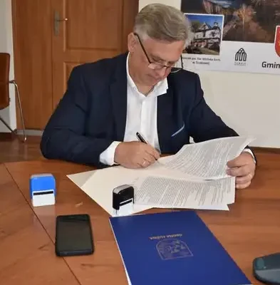 Nowe boisko sportowe przy szkole w Mszance – umowa podpisana