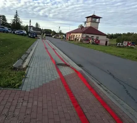 Ćwiczenia plutonu zaopatrzenia wodnego w Moszczenicy z udziałem strażaków z powiatu gorlickiego