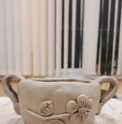 Ceramiczne kubki z GOK Sękowa nabierają kolorów – przed nami magiczny etap wypalania