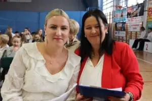 Dzień Edukacji Narodowej w Bobowej – uroczysta akademia i pożegnanie nauczycielki